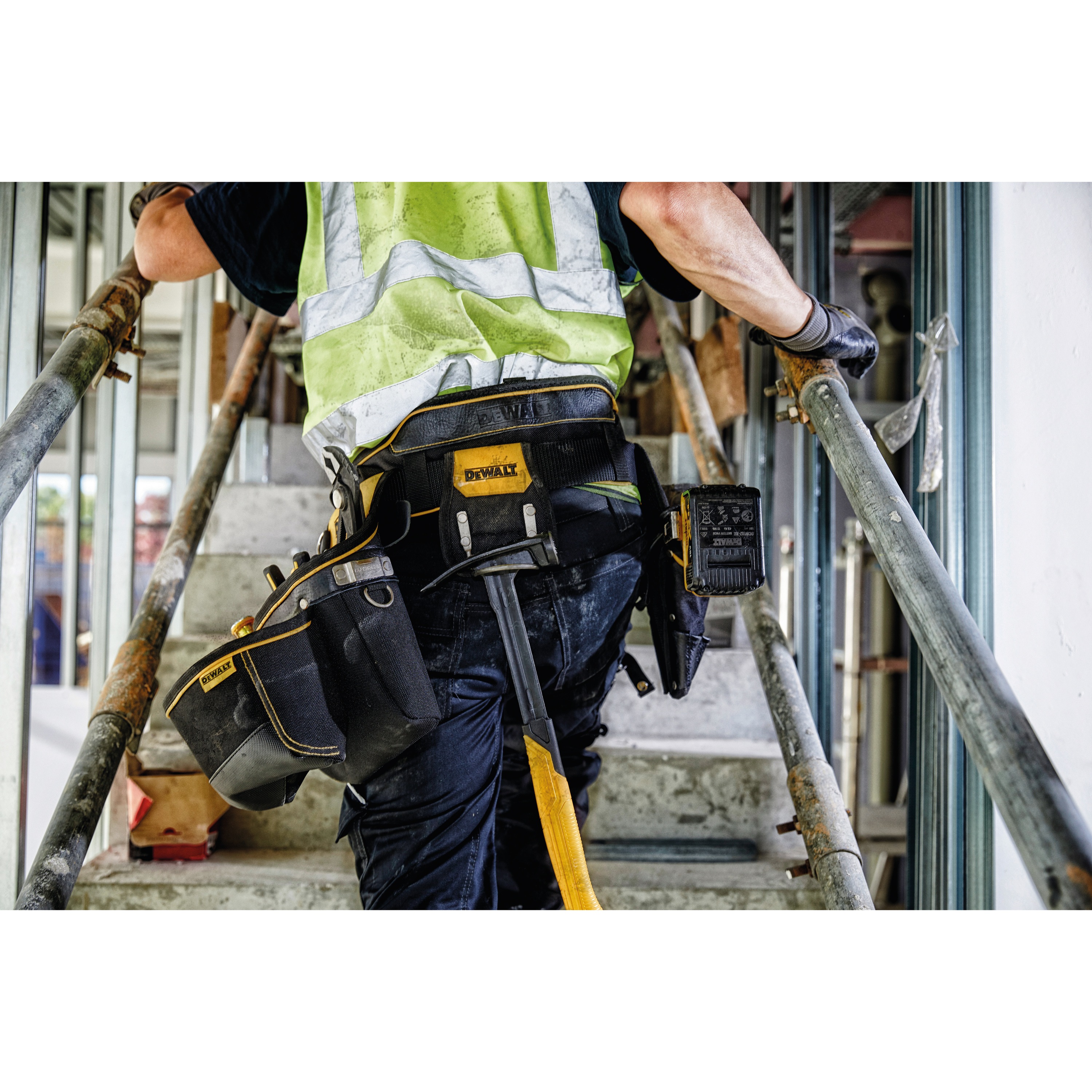 dewalt multi purpose pouch