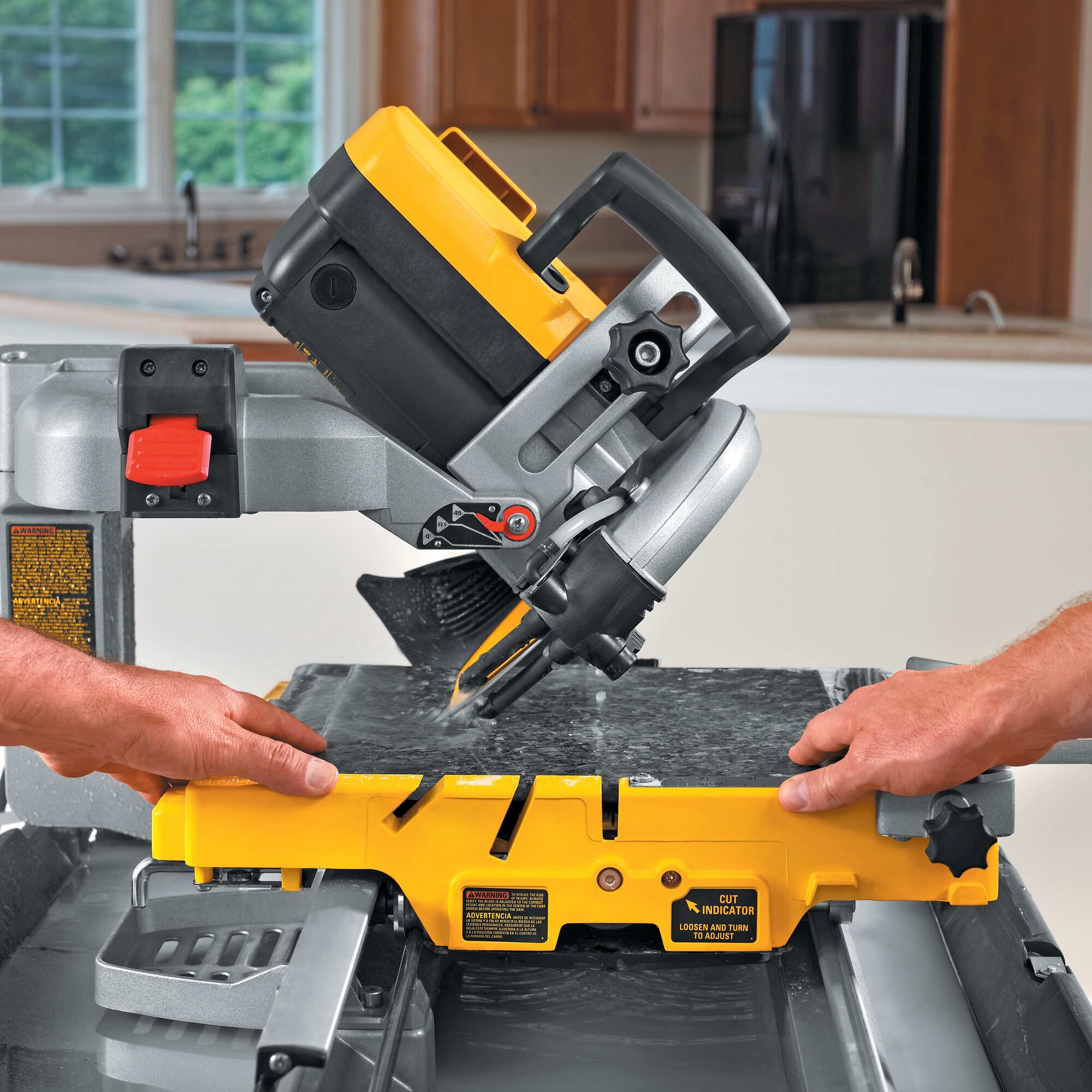 250mm Slide Table Wet Tile Saw | DEWALT