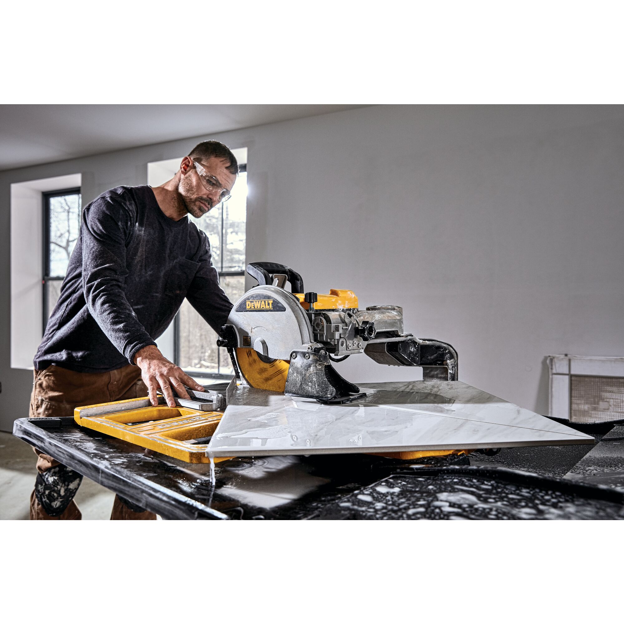 Wet cut shop tile saw