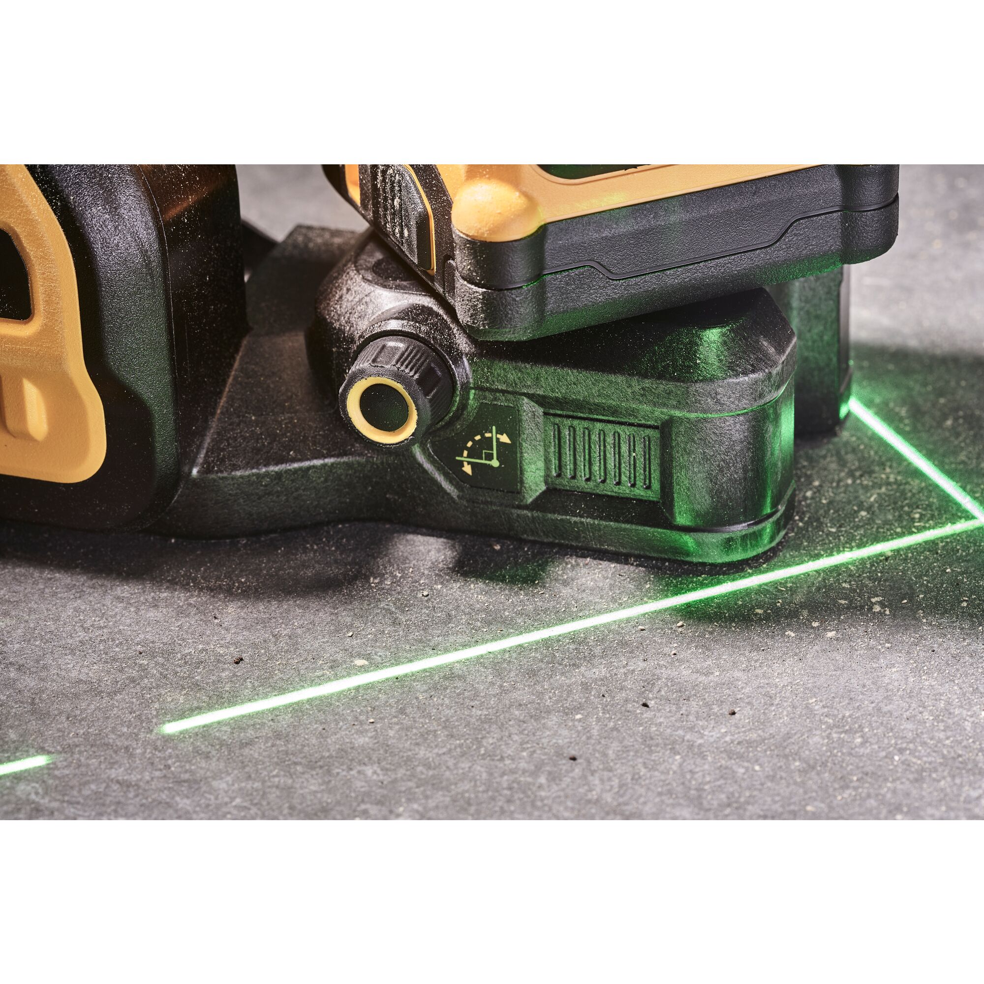Dewalt dw088lg 12v sales cross line laser green