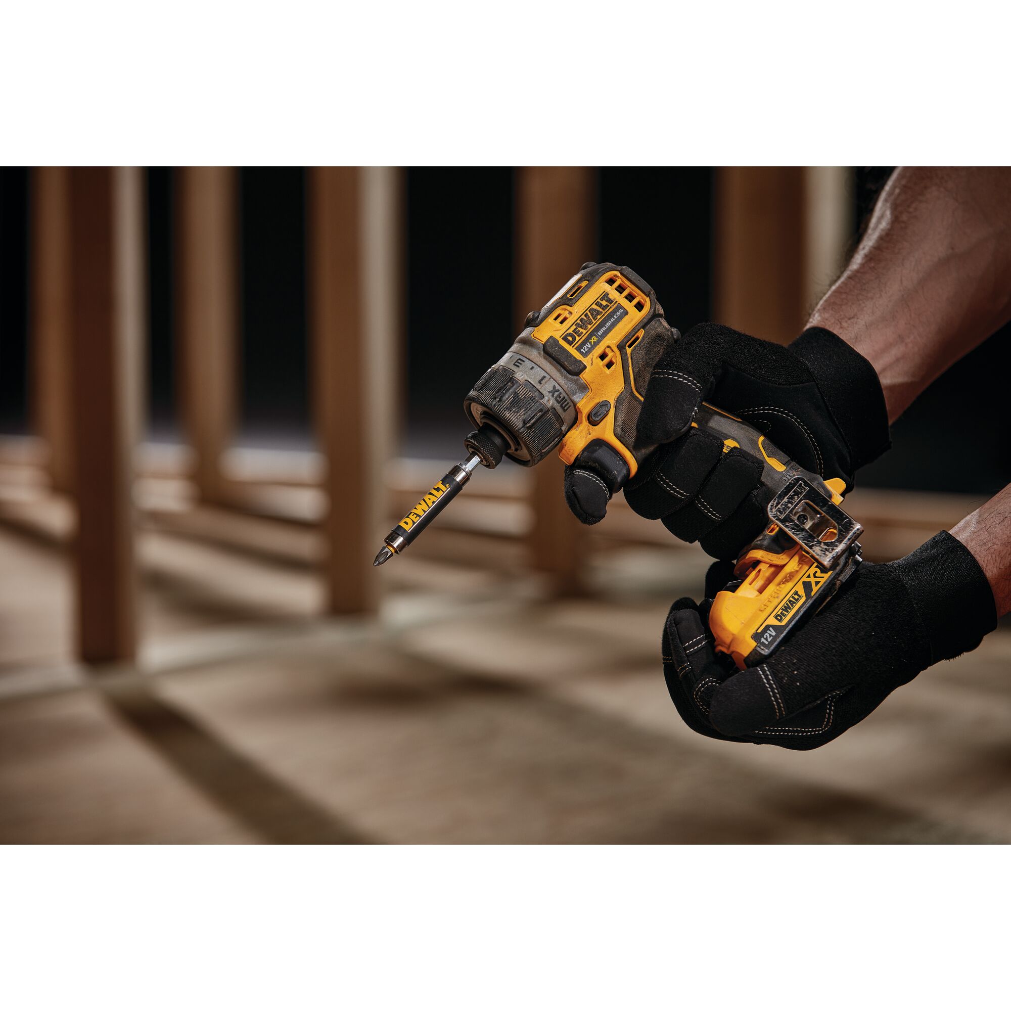 12V XR Brushless Sub Compact Screwdriver 2 X 2Ah DEWALT