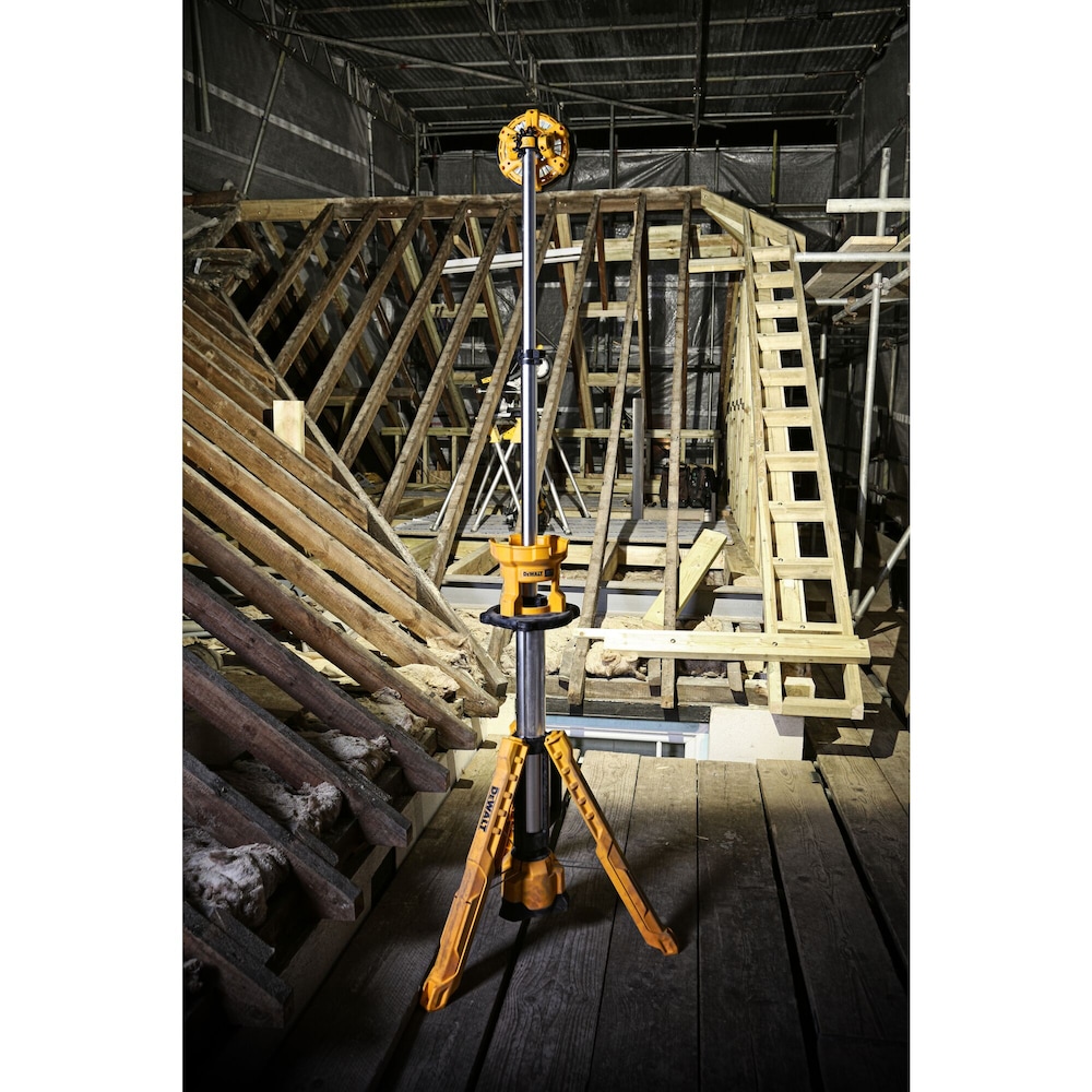 18V XR LED Tripod Light - Tool Only