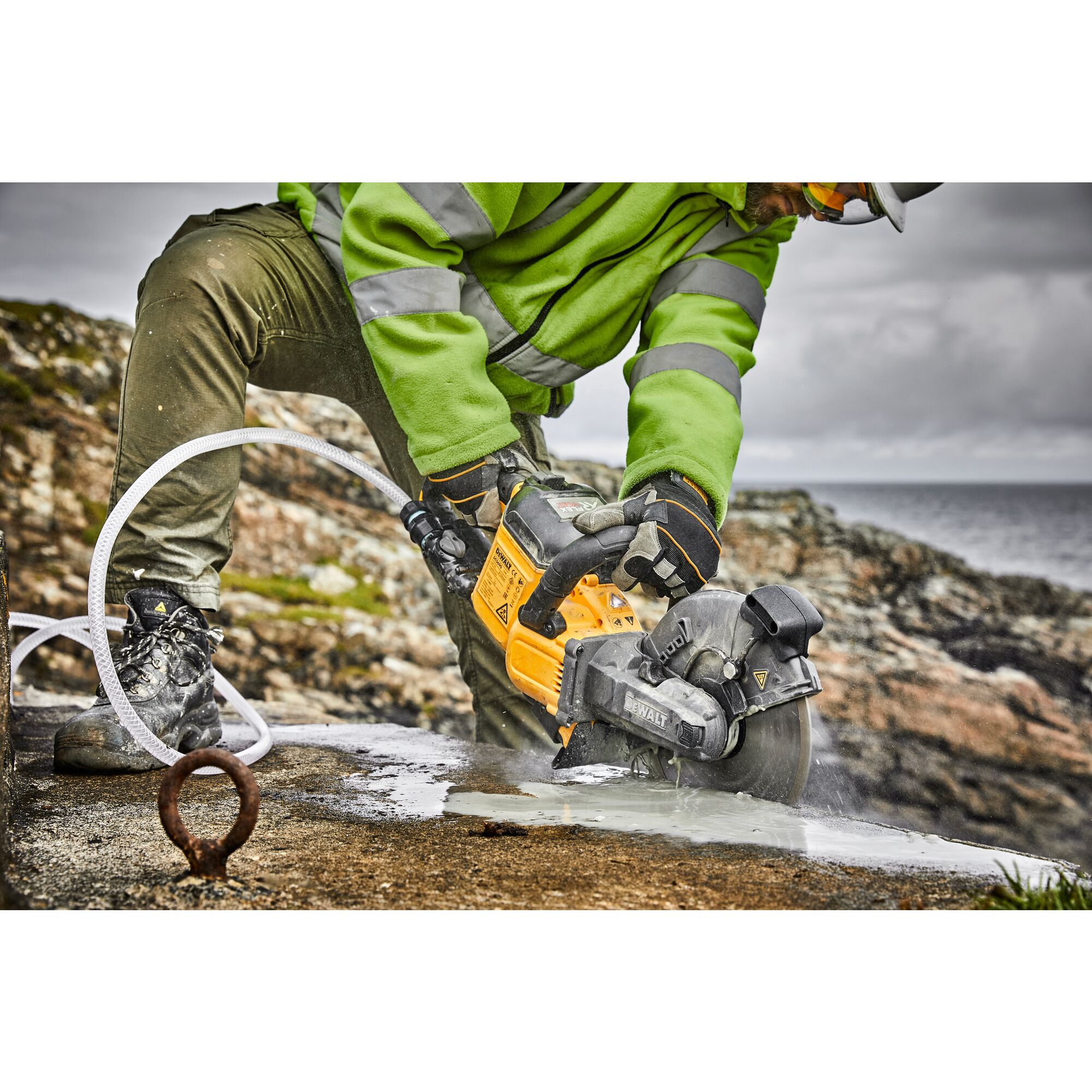 54V XR FLEXVOLT 230mm Cut Off Saw - 2 X 