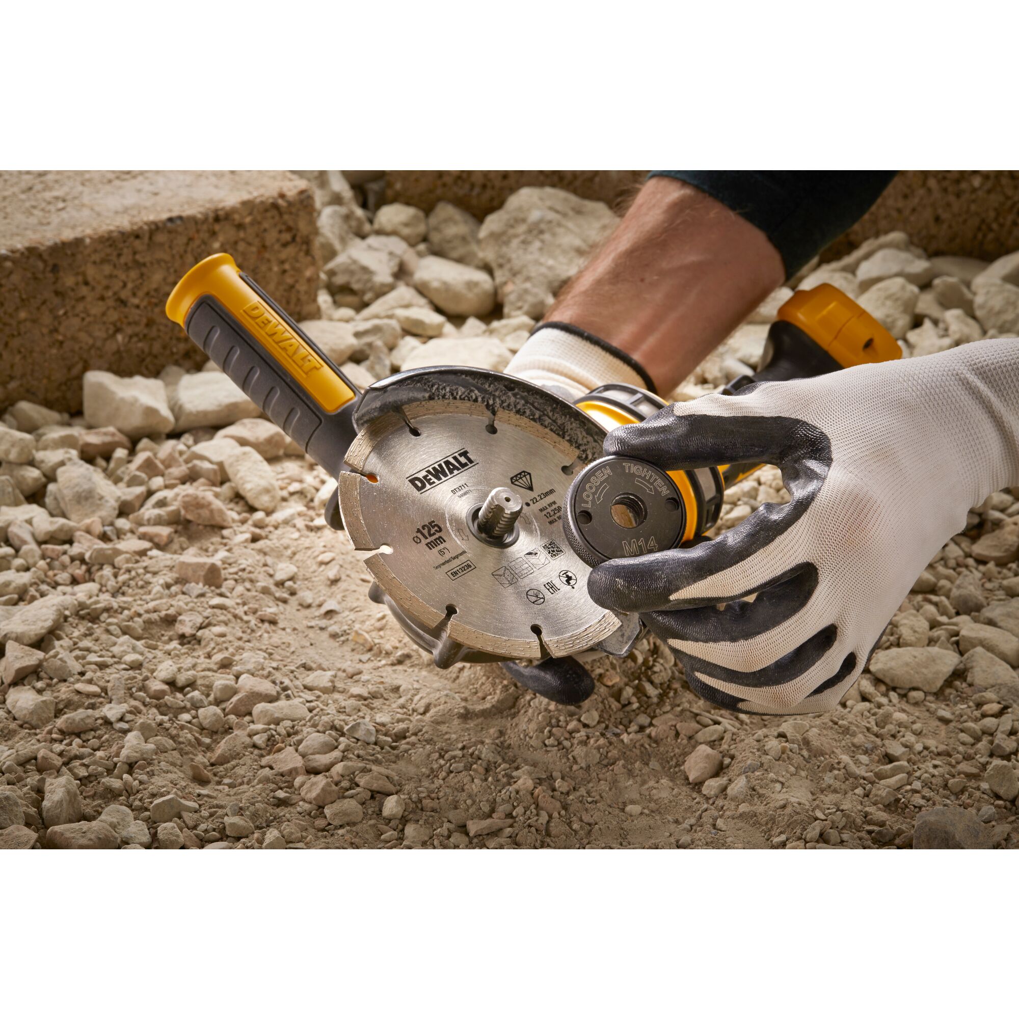 M14 Locking Grinder Nut DEWALT