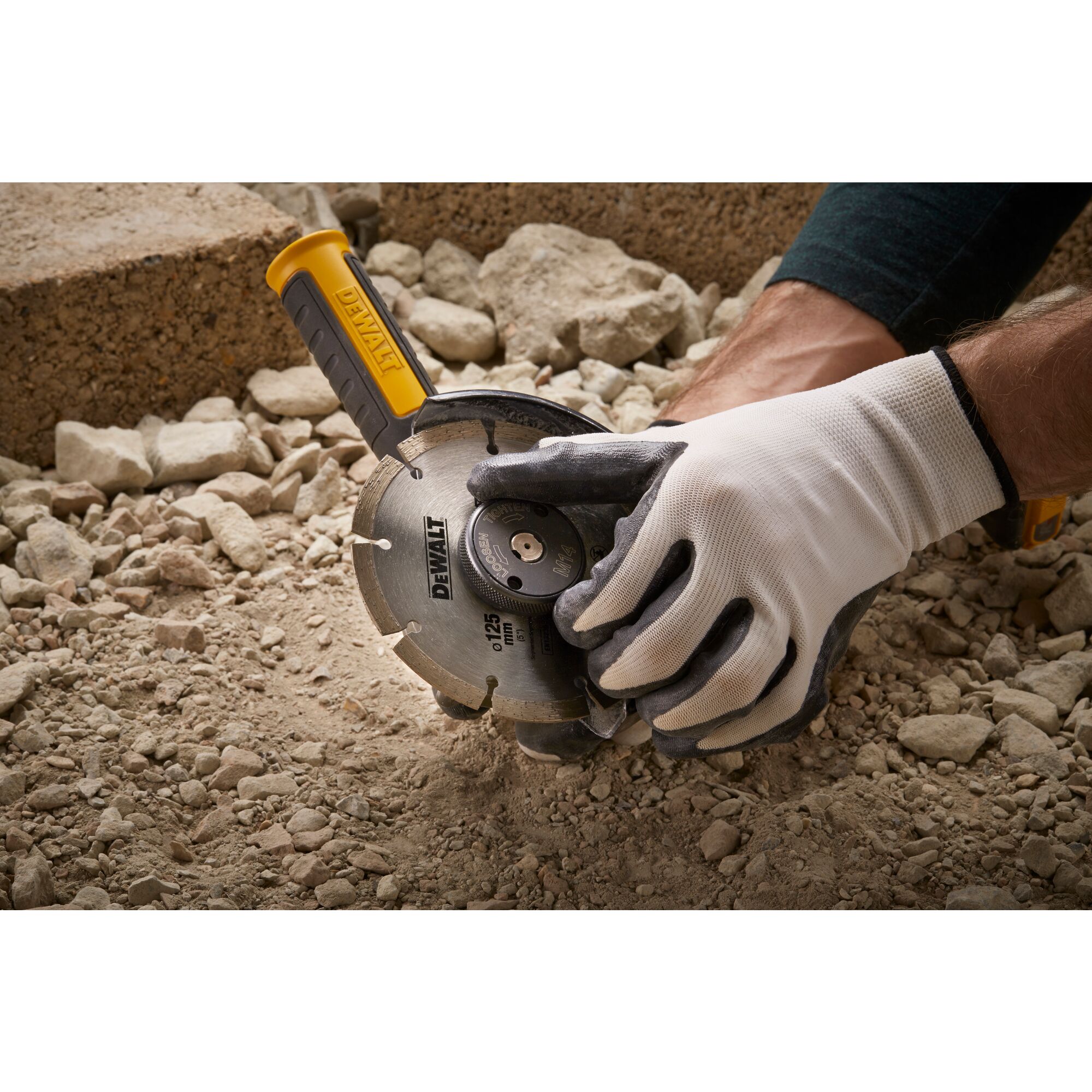 Dewalt angle grinder nut discount