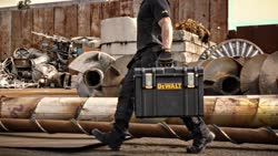 Video Dewalt Powered Air Respirator with Hard Hat and P3 Filters Mask Product Specification video